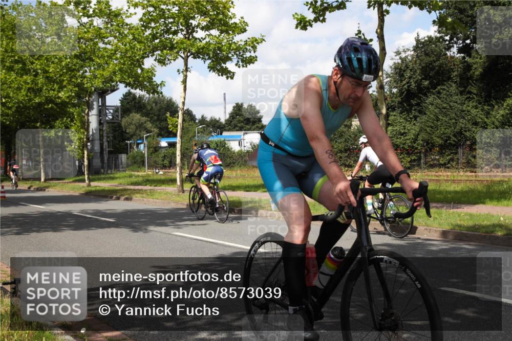 10.08.2025 - GEWOBA Citytriathlon Bremen Yannick Fuchs http://msf.ph/oto/8573039 10.08.2025 12:57:49 Radfahren 650, 660, 671, 825, 853, 869, 1018 meine-sportfotos.de