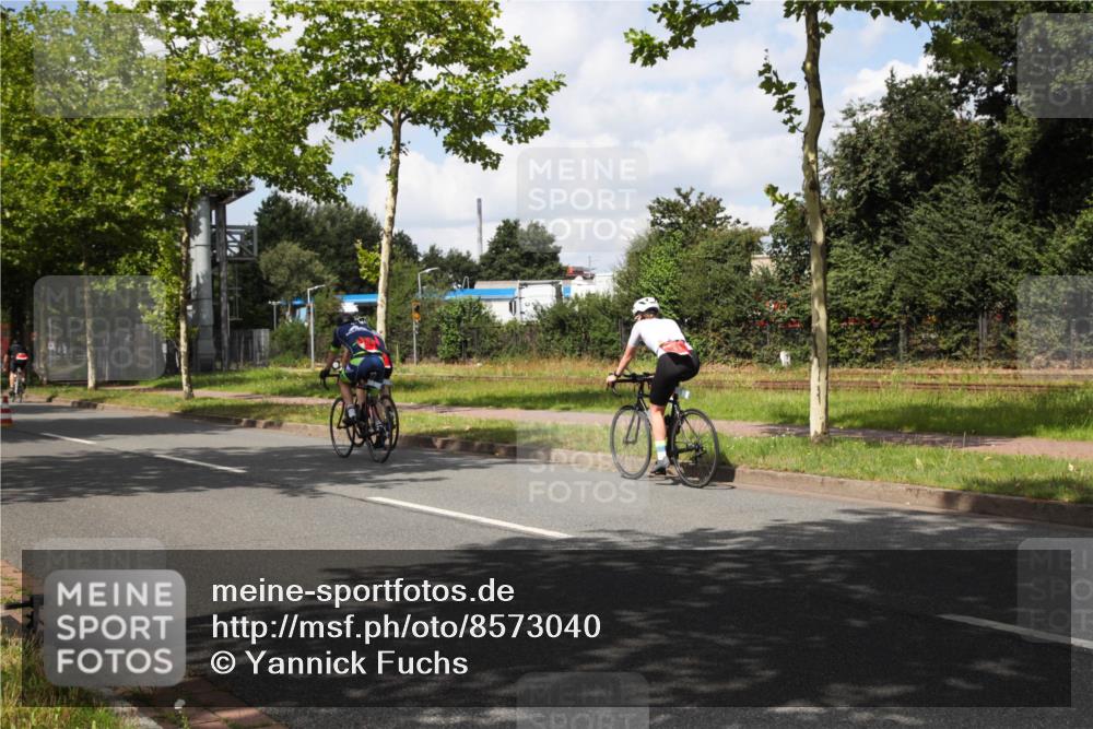 10.08.2025 - GEWOBA Citytriathlon Bremen Yannick Fuchs http://msf.ph/oto/8573040 10.08.2025 12:57:49 Radfahren 650, 660, 671, 825, 853, 869, 1018 meine-sportfotos.de