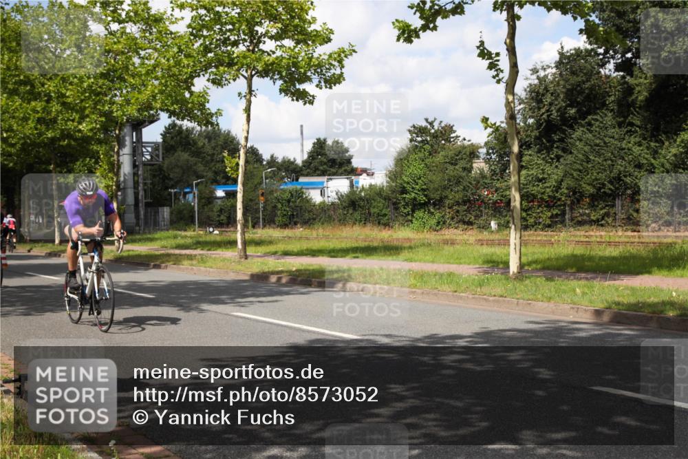 10.08.2025 - GEWOBA Citytriathlon Bremen Yannick Fuchs http://msf.ph/oto/8573052 10.08.2025 12:57:53 Radfahren 650, 660, 671, 825, 853, 869, 920, 1018 meine-sportfotos.de
