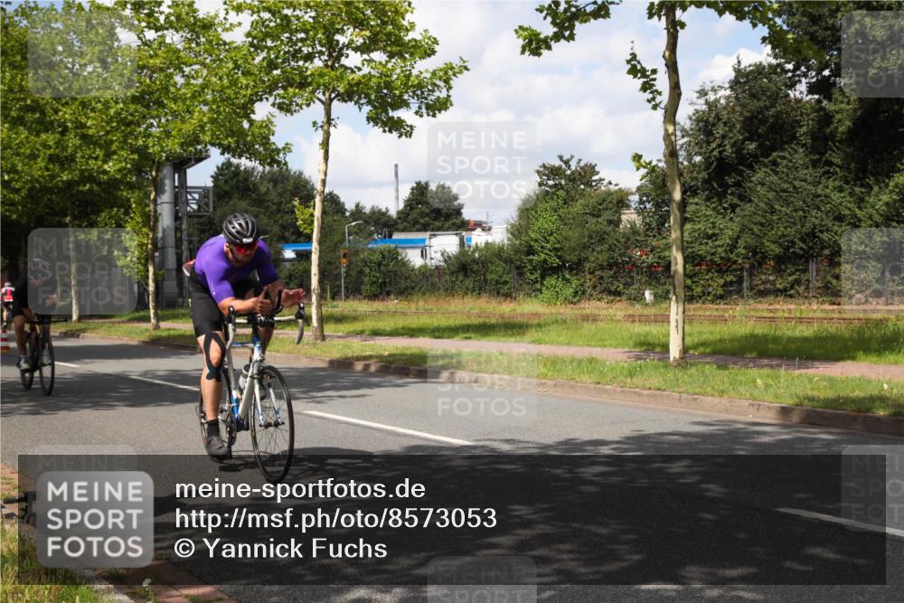 10.08.2025 - GEWOBA Citytriathlon Bremen Yannick Fuchs http://msf.ph/oto/8573053 10.08.2025 12:57:53 Radfahren 650, 660, 671, 825, 853, 869, 920, 1018 meine-sportfotos.de