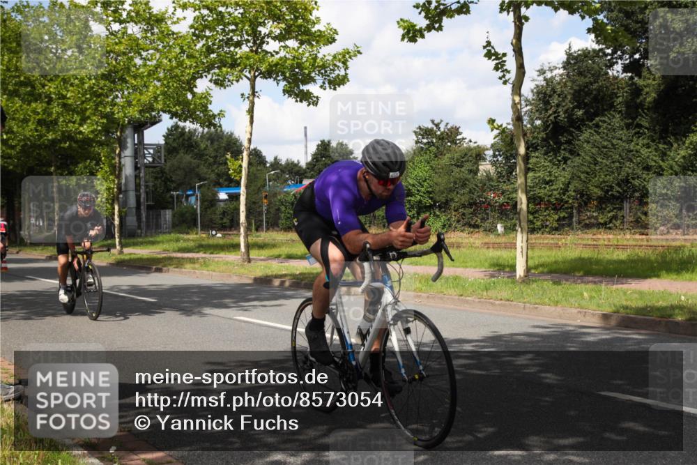 10.08.2025 - GEWOBA Citytriathlon Bremen Yannick Fuchs http://msf.ph/oto/8573054 10.08.2025 12:57:53 Radfahren 650, 660, 671, 825, 853, 869, 920, 1018 meine-sportfotos.de