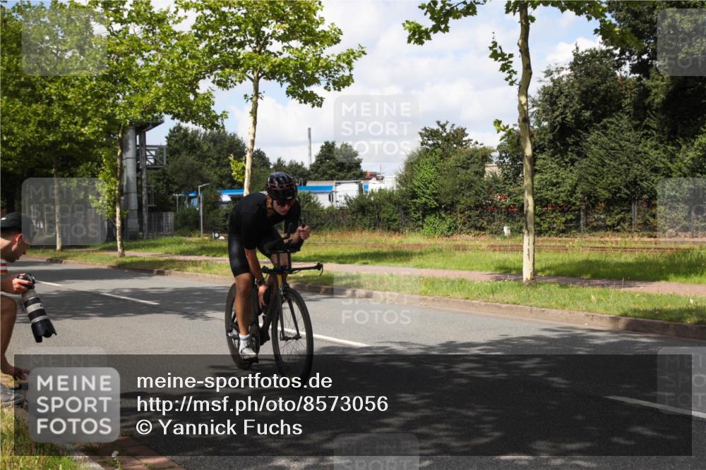 10.08.2025 - GEWOBA Citytriathlon Bremen Yannick Fuchs http://msf.ph/oto/8573056 10.08.2025 12:57:54 Radfahren 650, 660, 671, 825, 853, 869, 920, 1018 meine-sportfotos.de