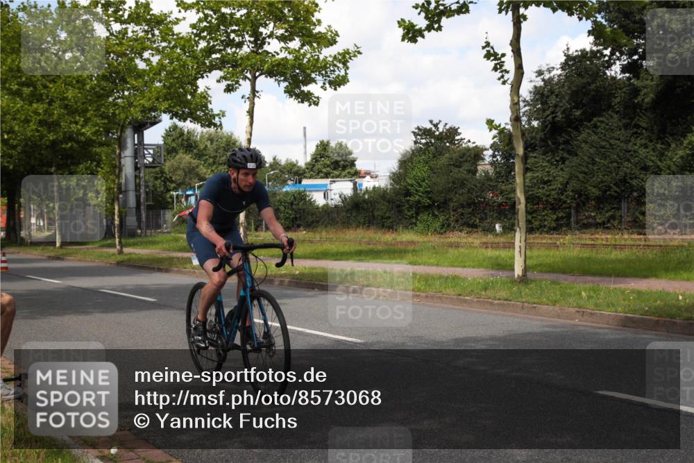 10.08.2025 - GEWOBA Citytriathlon Bremen Yannick Fuchs http://msf.ph/oto/8573068 10.08.2025 12:58:10 Radfahren 619, 671, 813, 920 meine-sportfotos.de