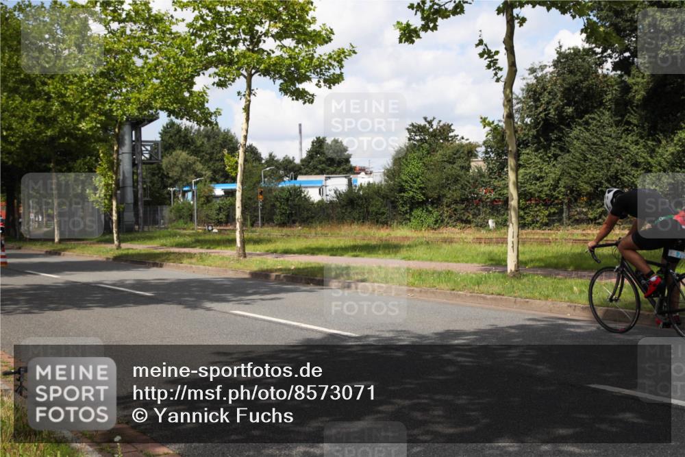 10.08.2025 - GEWOBA Citytriathlon Bremen Yannick Fuchs http://msf.ph/oto/8573071 10.08.2025 12:58:20 Radfahren 619, 726, 813 meine-sportfotos.de