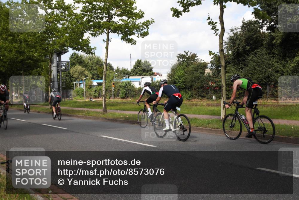 10.08.2025 - GEWOBA Citytriathlon Bremen Yannick Fuchs http://msf.ph/oto/8573076 10.08.2025 12:58:29 Radfahren 609, 619, 726, 795, 870 meine-sportfotos.de