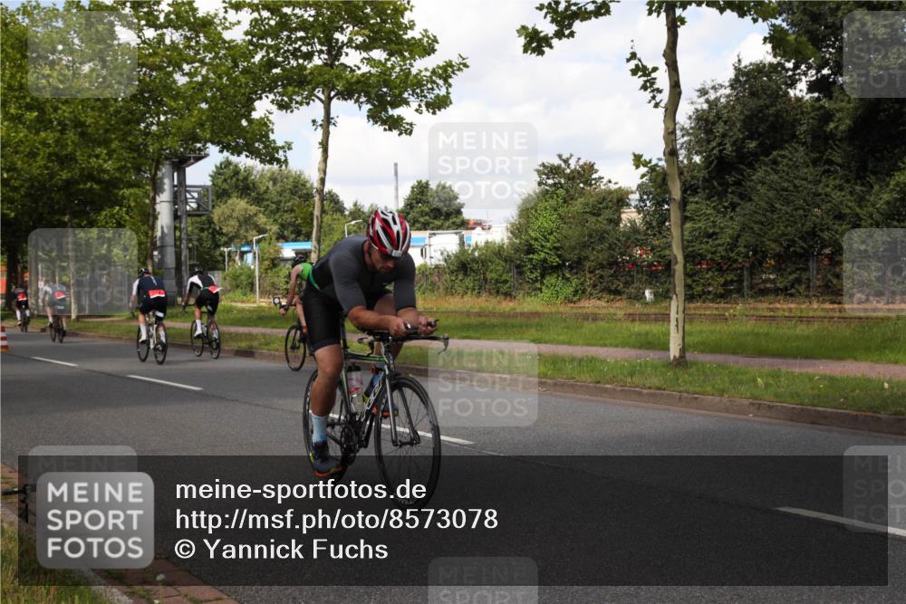 10.08.2025 - GEWOBA Citytriathlon Bremen Yannick Fuchs http://msf.ph/oto/8573078 10.08.2025 12:58:31 Radfahren 609, 619, 726, 795, 802, 870 meine-sportfotos.de