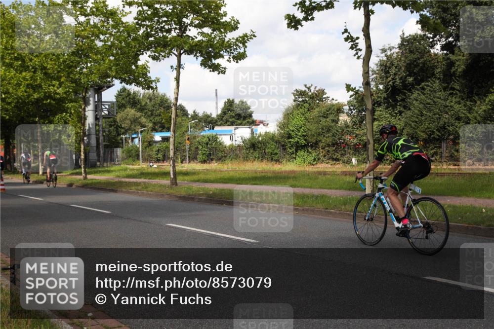 10.08.2025 - GEWOBA Citytriathlon Bremen Yannick Fuchs http://msf.ph/oto/8573079 10.08.2025 12:58:32 Radfahren 609, 726, 795, 802, 870, 910 meine-sportfotos.de