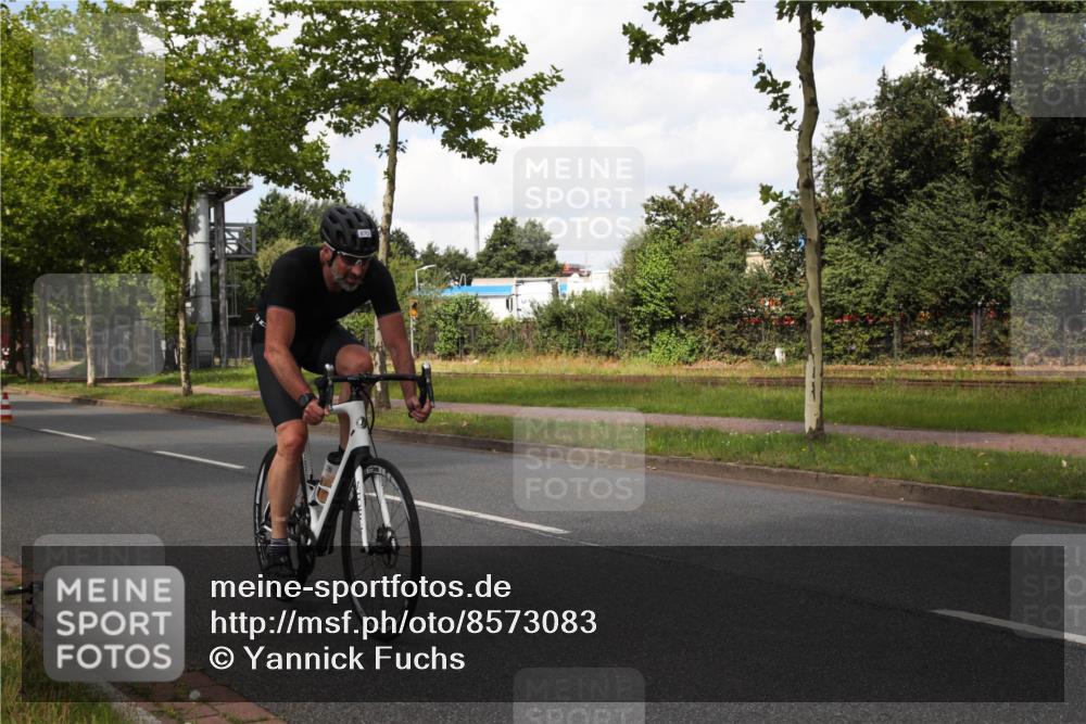 10.08.2025 - GEWOBA Citytriathlon Bremen Yannick Fuchs http://msf.ph/oto/8573083 10.08.2025 12:58:41 Radfahren 609, 762, 795, 802, 870, 885, 910, 921 meine-sportfotos.de