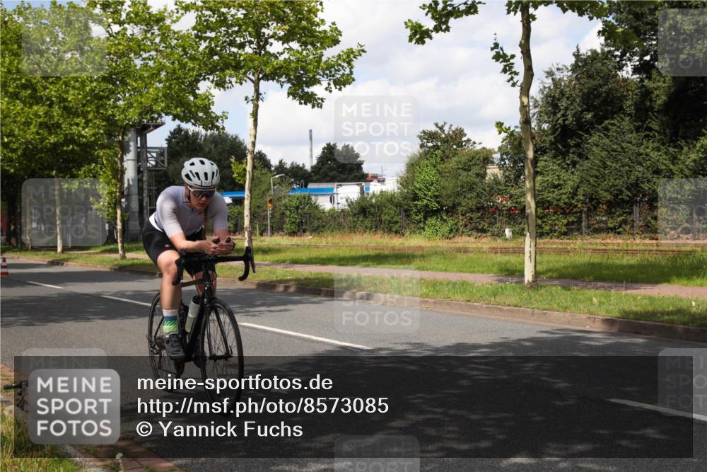 10.08.2025 - GEWOBA Citytriathlon Bremen Yannick Fuchs http://msf.ph/oto/8573085 10.08.2025 12:58:47 Radfahren 602, 609, 705, 762, 795, 802, 870, 885, 910, 921, 1038 meine-sportfotos.de