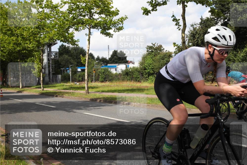 10.08.2025 - GEWOBA Citytriathlon Bremen Yannick Fuchs http://msf.ph/oto/8573086 10.08.2025 12:58:47 Radfahren 602, 609, 705, 762, 795, 802, 870, 885, 910, 921, 1038 meine-sportfotos.de