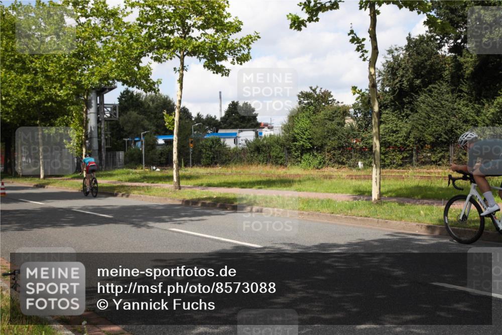 10.08.2025 - GEWOBA Citytriathlon Bremen Yannick Fuchs http://msf.ph/oto/8573088 10.08.2025 12:58:50 Radfahren 602, 609, 705, 762, 795, 802, 870, 885, 910, 921, 1038 meine-sportfotos.de