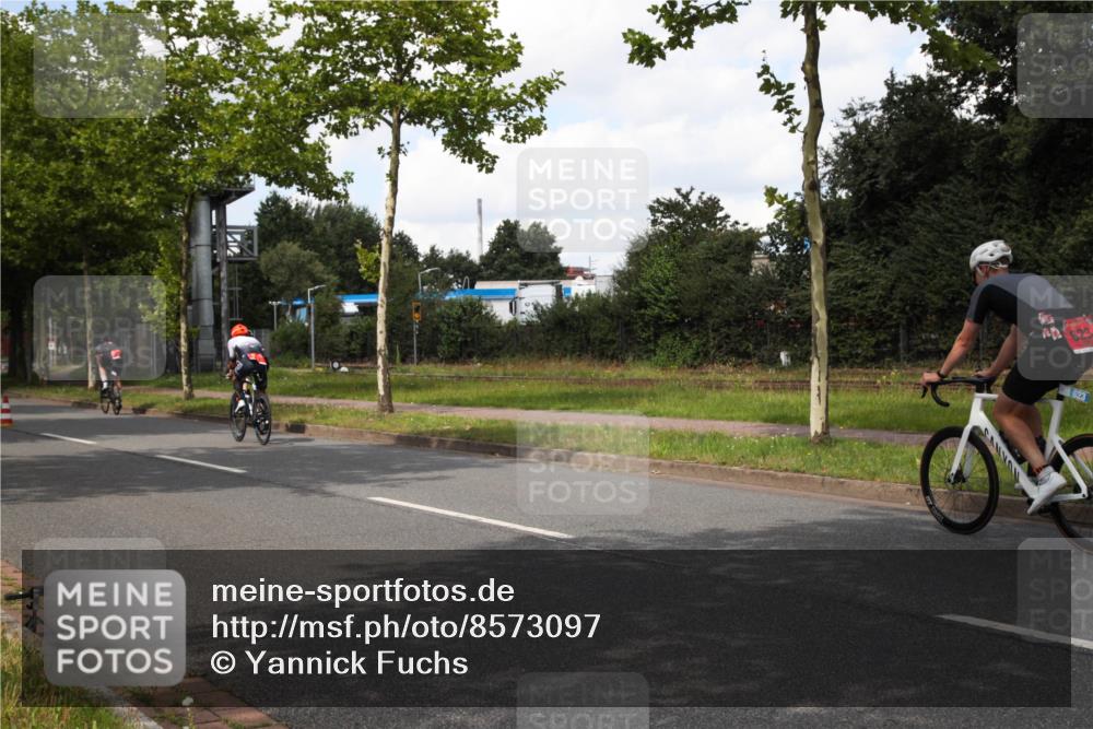 10.08.2025 - GEWOBA Citytriathlon Bremen Yannick Fuchs http://msf.ph/oto/8573097 10.08.2025 12:58:58 Radfahren 602, 705, 762, 885, 921, 1038 meine-sportfotos.de