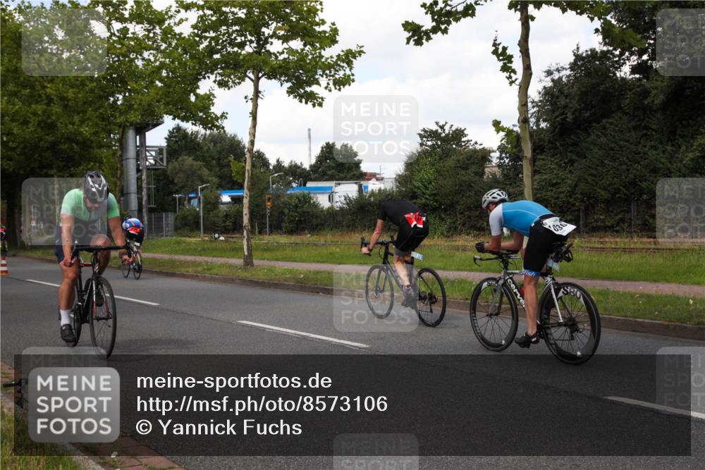 10.08.2025 - GEWOBA Citytriathlon Bremen Yannick Fuchs http://msf.ph/oto/8573106 10.08.2025 12:59:11 Radfahren 596, 611, 709, 710, 846 meine-sportfotos.de