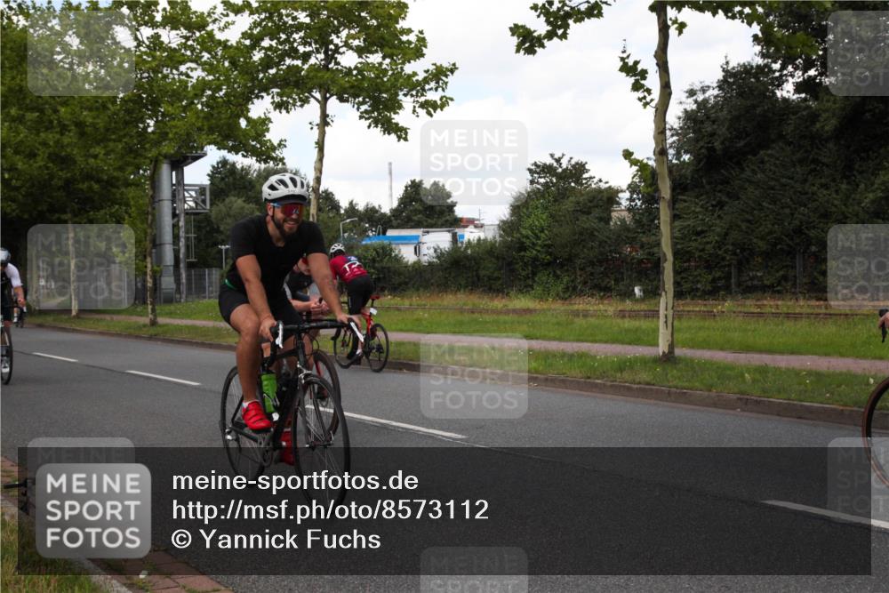 10.08.2025 - GEWOBA Citytriathlon Bremen Yannick Fuchs http://msf.ph/oto/8573112 10.08.2025 12:59:19 Radfahren 596, 606, 611, 709, 710, 846, 899, 975, 978 meine-sportfotos.de