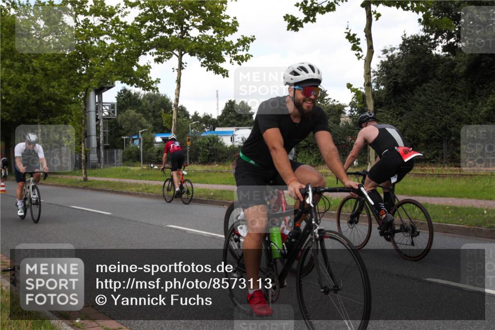 10.08.2025 - GEWOBA Citytriathlon Bremen Yannick Fuchs http://msf.ph/oto/8573113 10.08.2025 12:59:19 Radfahren 596, 606, 611, 709, 710, 846, 899, 975, 978 meine-sportfotos.de