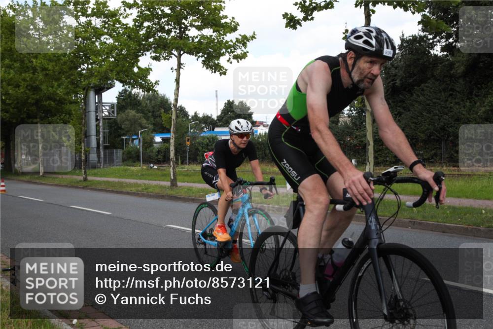 10.08.2025 - GEWOBA Citytriathlon Bremen Yannick Fuchs http://msf.ph/oto/8573121 10.08.2025 12:59:31 Radfahren 595, 606, 611, 710, 846, 899, 975, 978 meine-sportfotos.de