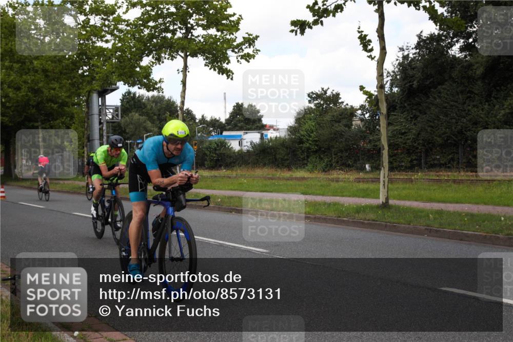 10.08.2025 - GEWOBA Citytriathlon Bremen Yannick Fuchs http://msf.ph/oto/8573131 10.08.2025 12:59:49 Radfahren 595, 614, 623, 628, 644, 698, 835, 850, 889, 907, 934, 949, 1002, 1030 meine-sportfotos.de
