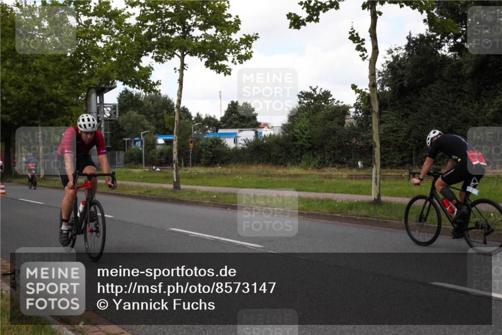 10.08.2025 - GEWOBA Citytriathlon Bremen Yannick Fuchs http://msf.ph/oto/8573147 10.08.2025 13:00:08 Radfahren 628, 652, 803, 835, 848, 871, 983, 1002, 1012, 1022, 1030 meine-sportfotos.de