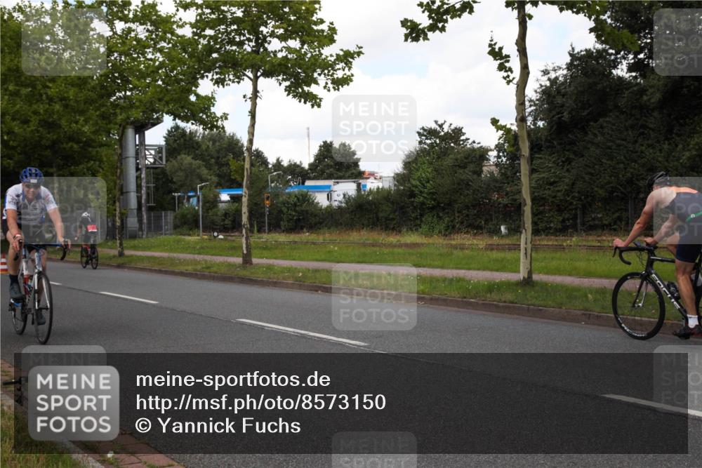 10.08.2025 - GEWOBA Citytriathlon Bremen Yannick Fuchs http://msf.ph/oto/8573150 10.08.2025 13:00:10 Radfahren 652, 665, 803, 835, 848, 871, 983, 1002, 1012, 1022, 1030 meine-sportfotos.de