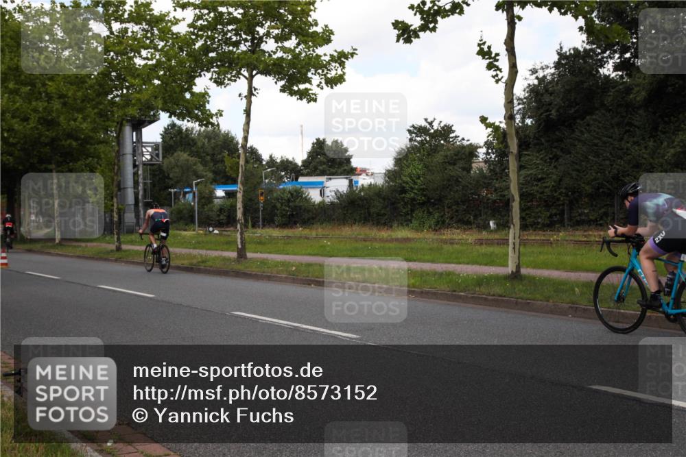 10.08.2025 - GEWOBA Citytriathlon Bremen Yannick Fuchs http://msf.ph/oto/8573152 10.08.2025 13:00:12 Radfahren 652, 665, 803, 835, 848, 871, 983, 1002, 1012, 1022, 1030 meine-sportfotos.de