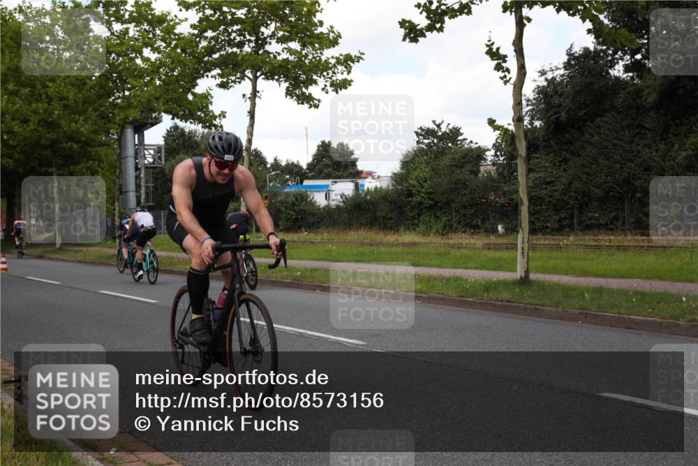 10.08.2025 - GEWOBA Citytriathlon Bremen Yannick Fuchs http://msf.ph/oto/8573156 10.08.2025 13:00:14 Radfahren 652, 665, 803, 848, 871, 983, 1012, 1022, 1030 meine-sportfotos.de