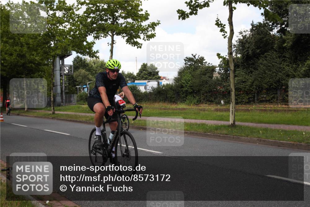 10.08.2025 - GEWOBA Citytriathlon Bremen Yannick Fuchs http://msf.ph/oto/8573172 10.08.2025 13:00:48 Radfahren 581, 613, 669, 677, 785, 1023 meine-sportfotos.de