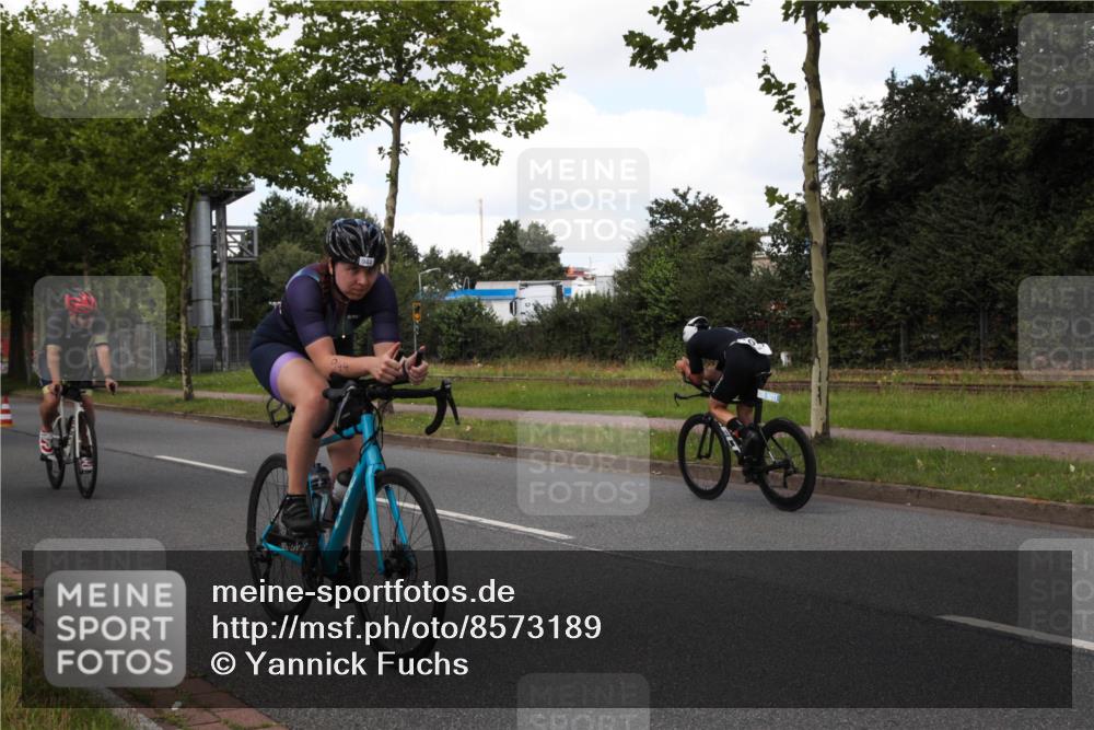 10.08.2025 - GEWOBA Citytriathlon Bremen Yannick Fuchs http://msf.ph/oto/8573189 10.08.2025 13:01:10 Radfahren 646, 669, 684, 713, 829, 837, 862, 926, 944, 1001 meine-sportfotos.de