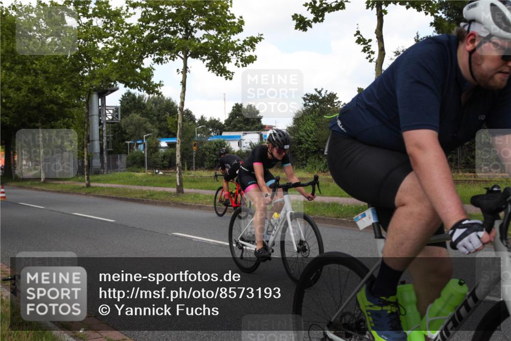10.08.2025 - GEWOBA Citytriathlon Bremen Yannick Fuchs http://msf.ph/oto/8573193 10.08.2025 13:01:16 Radfahren 713, 829, 837, 926, 944, 1001 meine-sportfotos.de