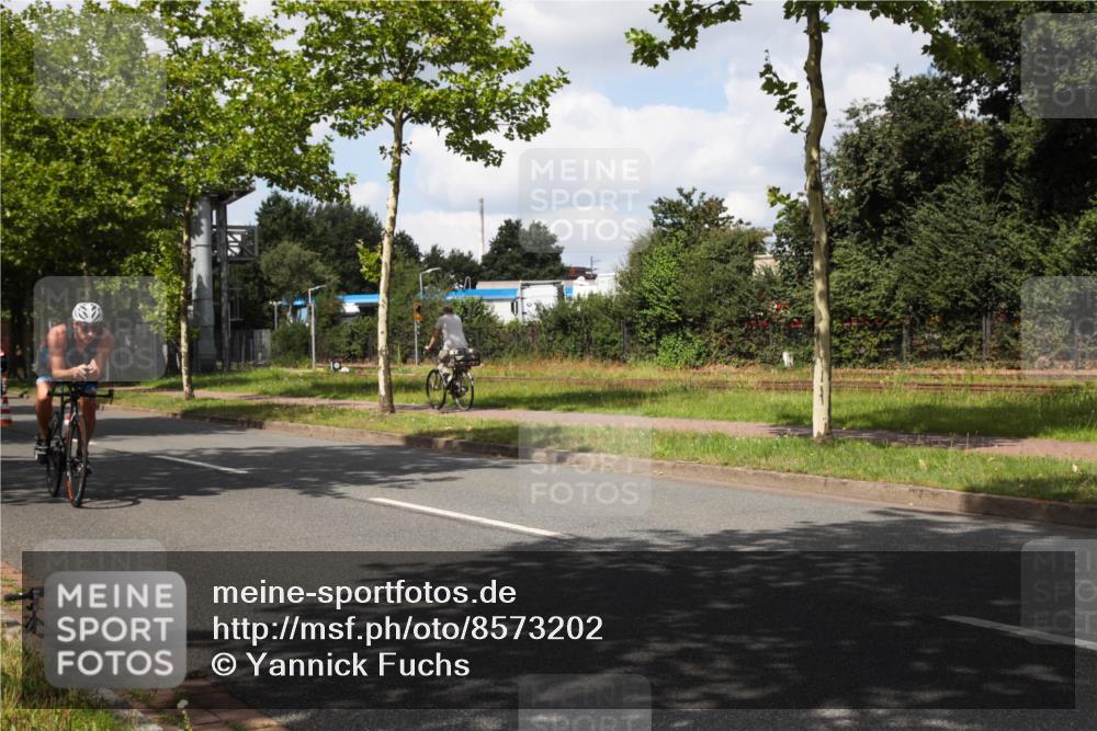 10.08.2025 - GEWOBA Citytriathlon Bremen Yannick Fuchs http://msf.ph/oto/8573202 10.08.2025 13:01:39 Radfahren 608, 663, 703, 716, 754, 800, 816, 819, 828, 851, 923 meine-sportfotos.de