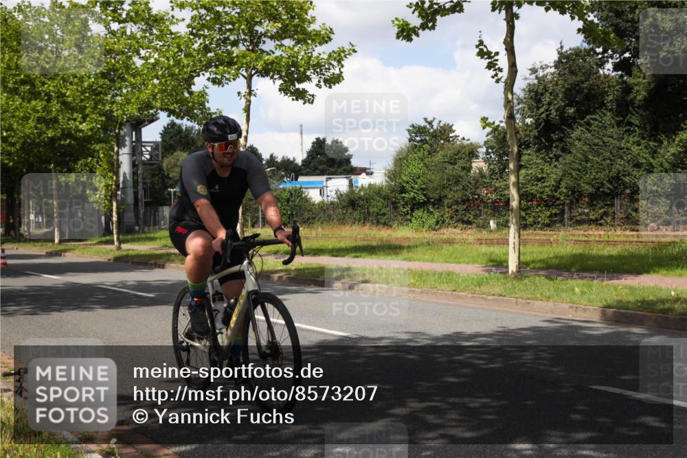 10.08.2025 - GEWOBA Citytriathlon Bremen Yannick Fuchs http://msf.ph/oto/8573207 10.08.2025 13:01:40 Radfahren 608, 663, 703, 716, 754, 800, 816, 819, 828, 851, 923 meine-sportfotos.de