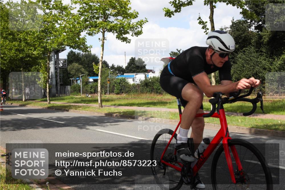 10.08.2025 - GEWOBA Citytriathlon Bremen Yannick Fuchs http://msf.ph/oto/8573223 10.08.2025 13:01:45 Radfahren 586, 608, 663, 703, 716, 754, 816, 819, 828, 851, 923, 953, 964 meine-sportfotos.de