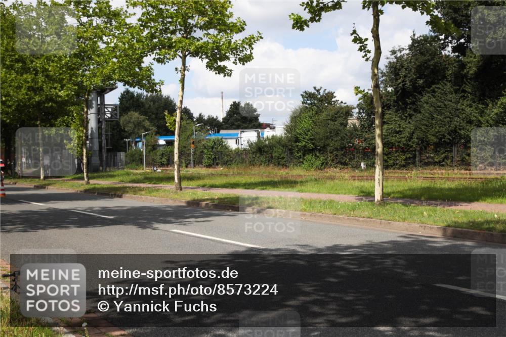 10.08.2025 - GEWOBA Citytriathlon Bremen Yannick Fuchs http://msf.ph/oto/8573224 10.08.2025 13:01:45 Radfahren 586, 608, 663, 703, 716, 754, 816, 819, 828, 851, 923, 953, 964 meine-sportfotos.de
