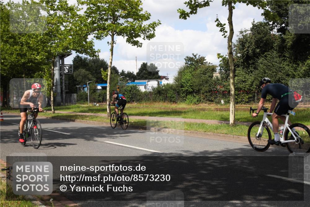10.08.2025 - GEWOBA Citytriathlon Bremen Yannick Fuchs http://msf.ph/oto/8573230 10.08.2025 13:01:48 Radfahren 586, 608, 663, 703, 716, 754, 819, 828, 842, 851, 923, 953, 964 meine-sportfotos.de
