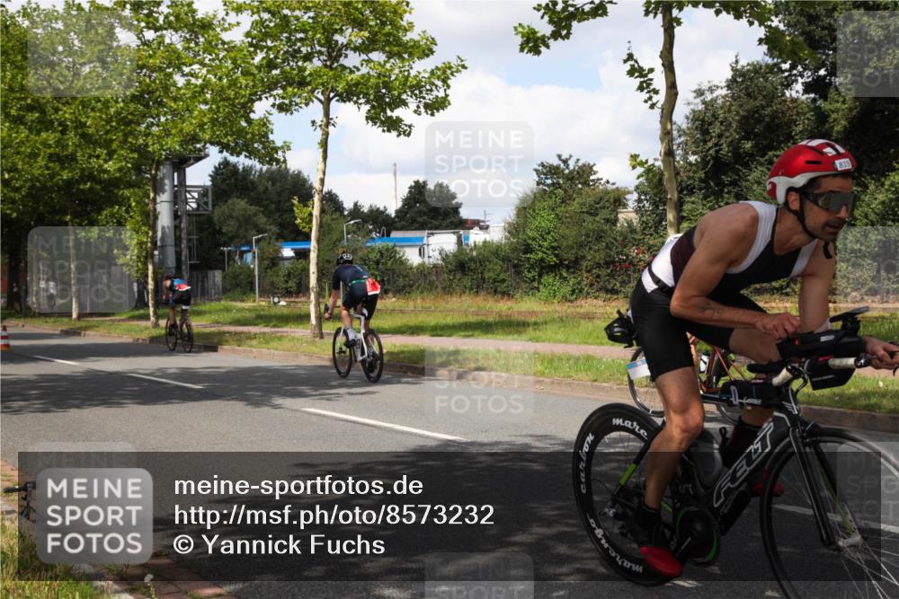 10.08.2025 - GEWOBA Citytriathlon Bremen Yannick Fuchs http://msf.ph/oto/8573232 10.08.2025 13:01:48 Radfahren 586, 608, 663, 703, 716, 754, 819, 828, 842, 851, 923, 953, 964 meine-sportfotos.de