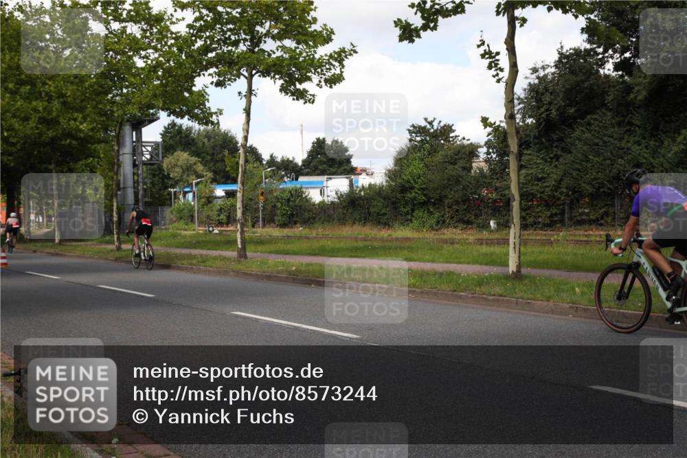 10.08.2025 - GEWOBA Citytriathlon Bremen Yannick Fuchs http://msf.ph/oto/8573244 10.08.2025 13:02:12 Radfahren 731, 771, 1011 meine-sportfotos.de