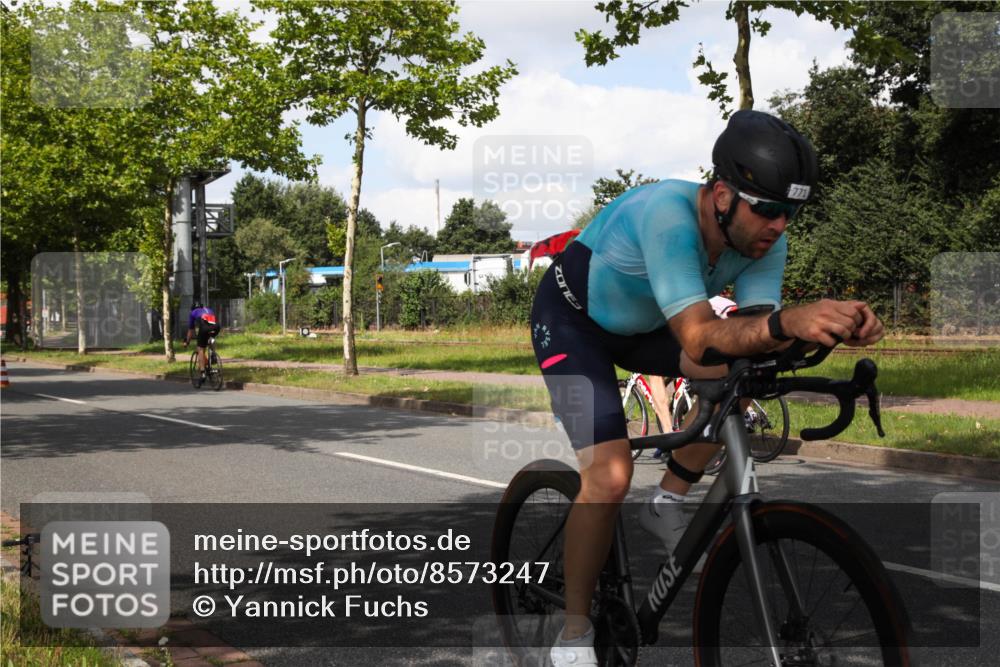 10.08.2025 - GEWOBA Citytriathlon Bremen Yannick Fuchs http://msf.ph/oto/8573247 10.08.2025 13:02:25 Radfahren 607, 771, 955 meine-sportfotos.de