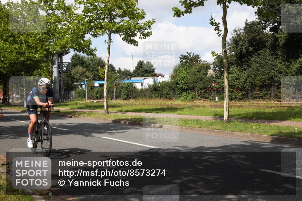 10.08.2025 - GEWOBA Citytriathlon Bremen Yannick Fuchs http://msf.ph/oto/8573274 10.08.2025 13:02:38 Radfahren 607, 647, 661, 712, 911, 955 meine-sportfotos.de