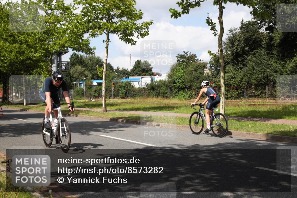 10.08.2025 - GEWOBA Citytriathlon Bremen Yannick Fuchs http://msf.ph/oto/8573282 10.08.2025 13:02:40 Radfahren 607, 647, 661, 712, 911, 955 meine-sportfotos.de