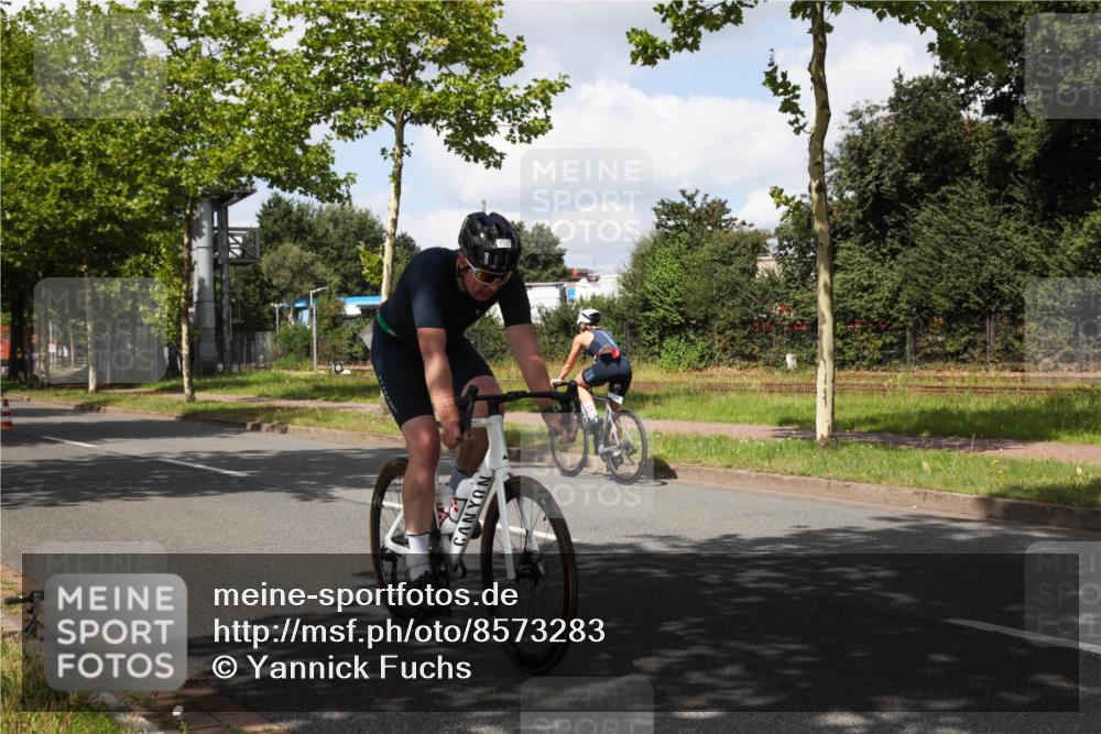 10.08.2025 - GEWOBA Citytriathlon Bremen Yannick Fuchs http://msf.ph/oto/8573283 10.08.2025 13:02:41 Radfahren 647, 661, 712, 911, 955 meine-sportfotos.de