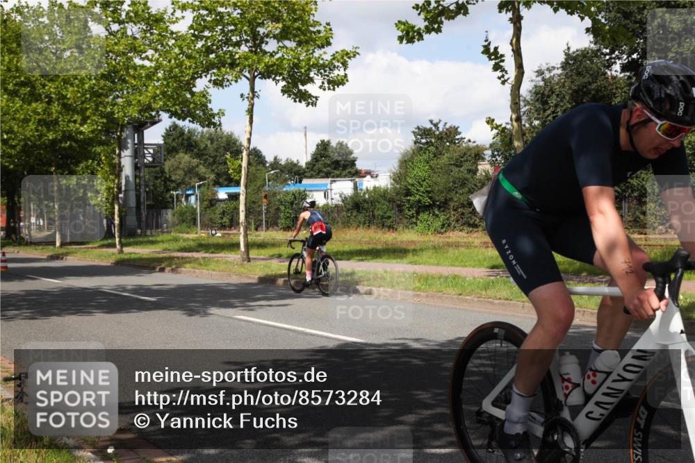 10.08.2025 - GEWOBA Citytriathlon Bremen Yannick Fuchs http://msf.ph/oto/8573284 10.08.2025 13:02:41 Radfahren 647, 661, 712, 911, 955 meine-sportfotos.de