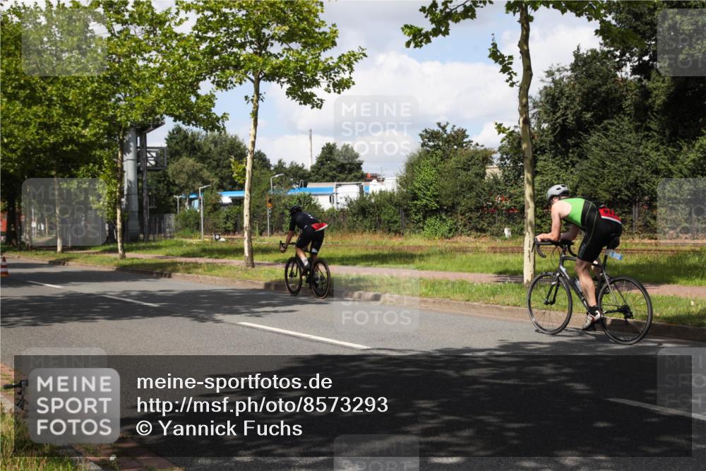 10.08.2025 - GEWOBA Citytriathlon Bremen Yannick Fuchs http://msf.ph/oto/8573293 10.08.2025 13:02:50 Radfahren 647, 661, 712, 911, 955, 1020 meine-sportfotos.de