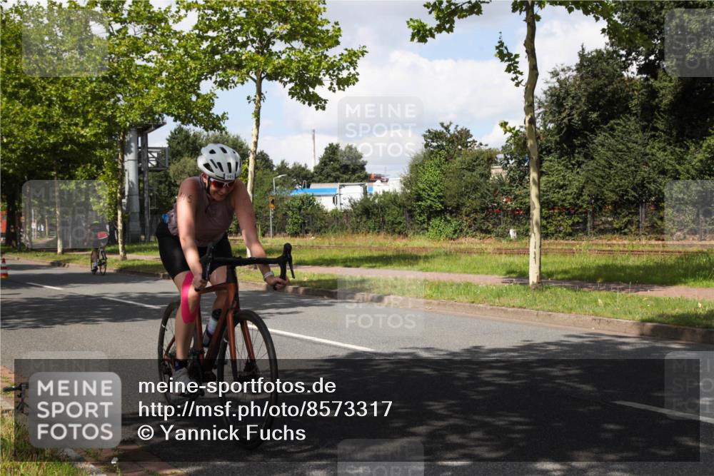 10.08.2025 - GEWOBA Citytriathlon Bremen Yannick Fuchs http://msf.ph/oto/8573317 10.08.2025 13:03:07 Radfahren 651, 668, 693, 898, 945, 1020 meine-sportfotos.de