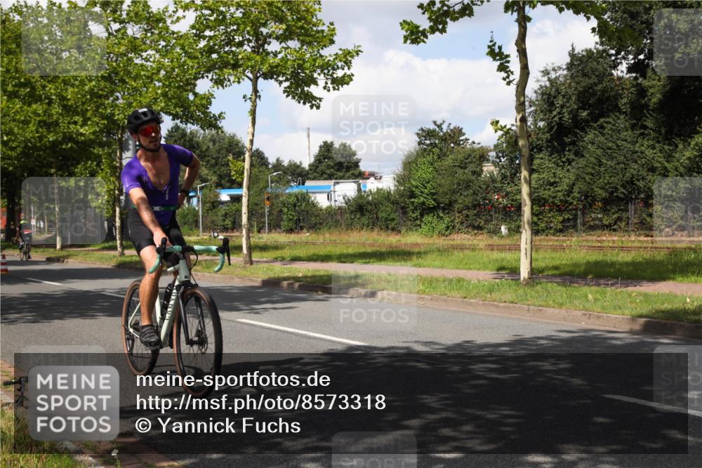 10.08.2025 - GEWOBA Citytriathlon Bremen Yannick Fuchs http://msf.ph/oto/8573318 10.08.2025 13:03:08 Radfahren 651, 668, 693, 748, 898, 945, 1020 meine-sportfotos.de