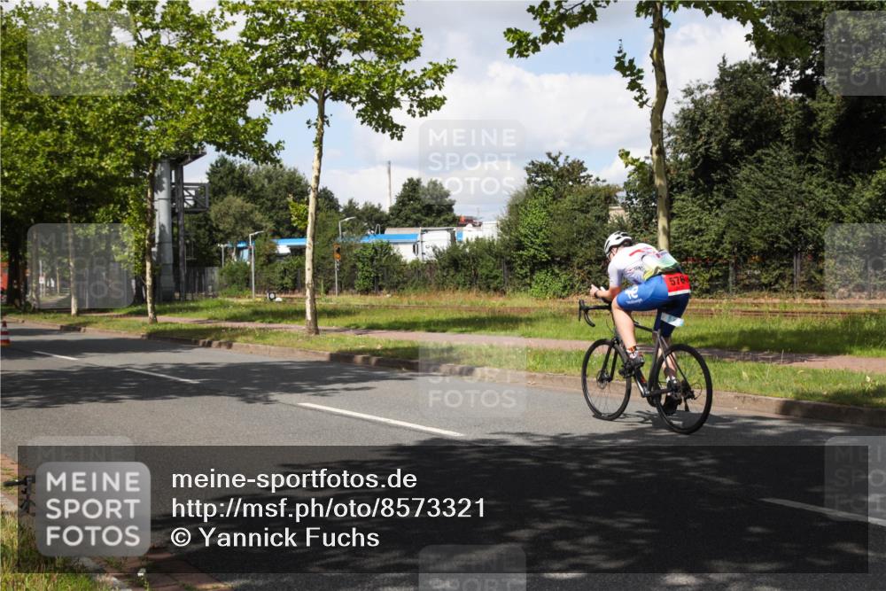 10.08.2025 - GEWOBA Citytriathlon Bremen Yannick Fuchs http://msf.ph/oto/8573321 10.08.2025 13:03:13 Radfahren 633, 651, 668, 693, 727, 748, 898, 945, 954 meine-sportfotos.de