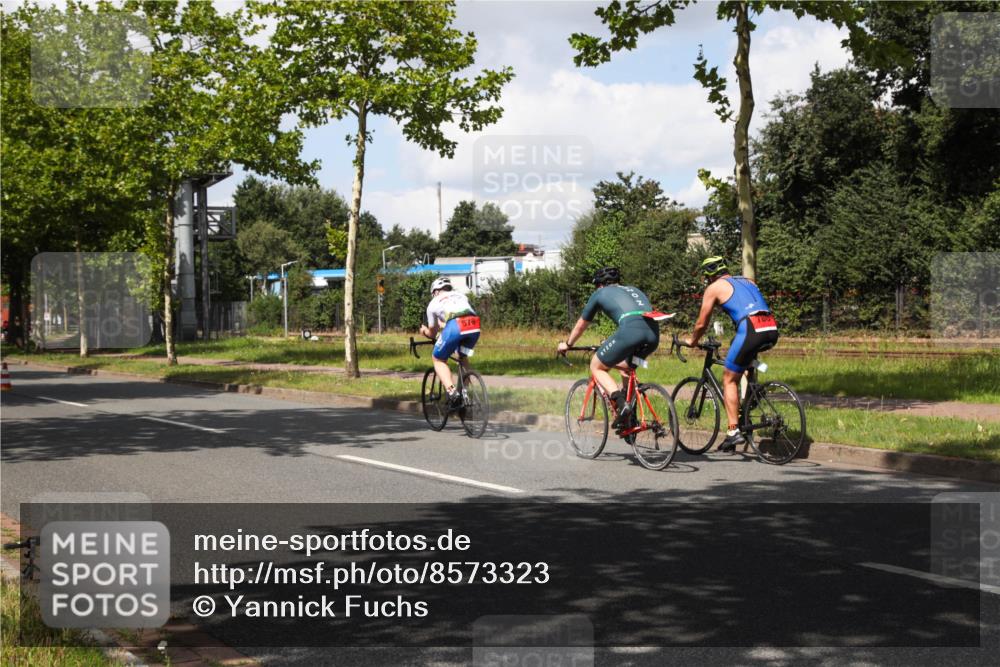 10.08.2025 - GEWOBA Citytriathlon Bremen Yannick Fuchs http://msf.ph/oto/8573323 10.08.2025 13:03:13 Radfahren 633, 651, 668, 693, 727, 748, 898, 945, 954 meine-sportfotos.de