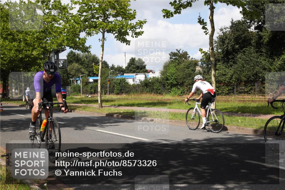 10.08.2025 - GEWOBA Citytriathlon Bremen Yannick Fuchs http://msf.ph/oto/8573326 10.08.2025 13:03:15 Radfahren 633, 651, 668, 693, 727, 748, 898, 945, 954 meine-sportfotos.de