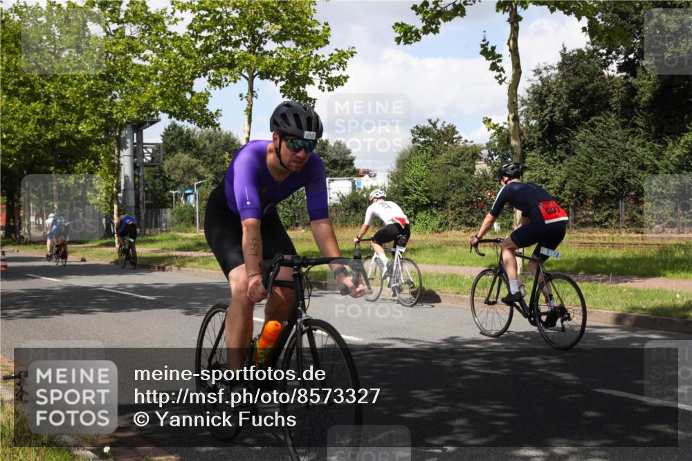 10.08.2025 - GEWOBA Citytriathlon Bremen Yannick Fuchs http://msf.ph/oto/8573327 10.08.2025 13:03:15 Radfahren 633, 651, 668, 693, 727, 748, 898, 945, 954 meine-sportfotos.de