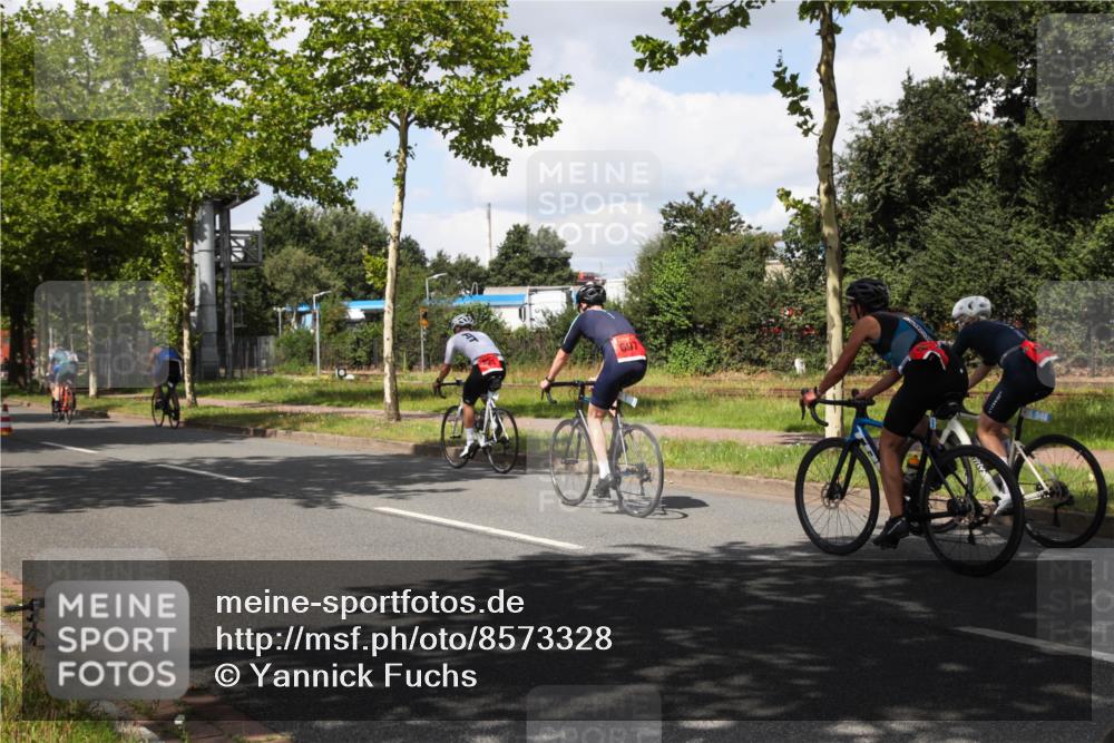 10.08.2025 - GEWOBA Citytriathlon Bremen Yannick Fuchs http://msf.ph/oto/8573328 10.08.2025 13:03:16 Radfahren 633, 651, 668, 693, 727, 748, 898, 945, 954 meine-sportfotos.de