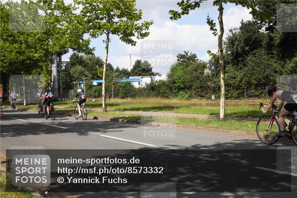10.08.2025 - GEWOBA Citytriathlon Bremen Yannick Fuchs http://msf.ph/oto/8573332 10.08.2025 13:03:17 Radfahren 633, 651, 668, 693, 727, 748, 898, 945, 954 meine-sportfotos.de