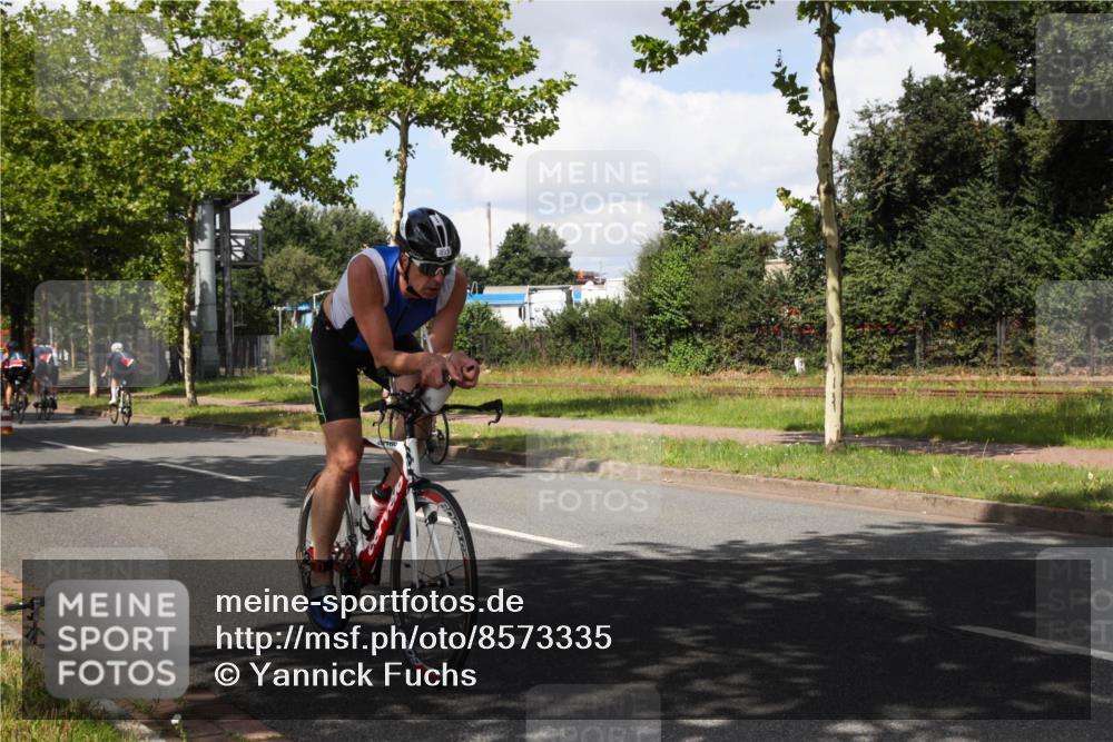 10.08.2025 - GEWOBA Citytriathlon Bremen Yannick Fuchs http://msf.ph/oto/8573335 10.08.2025 13:03:18 Radfahren 633, 651, 668, 693, 727, 748, 898, 945, 954 meine-sportfotos.de